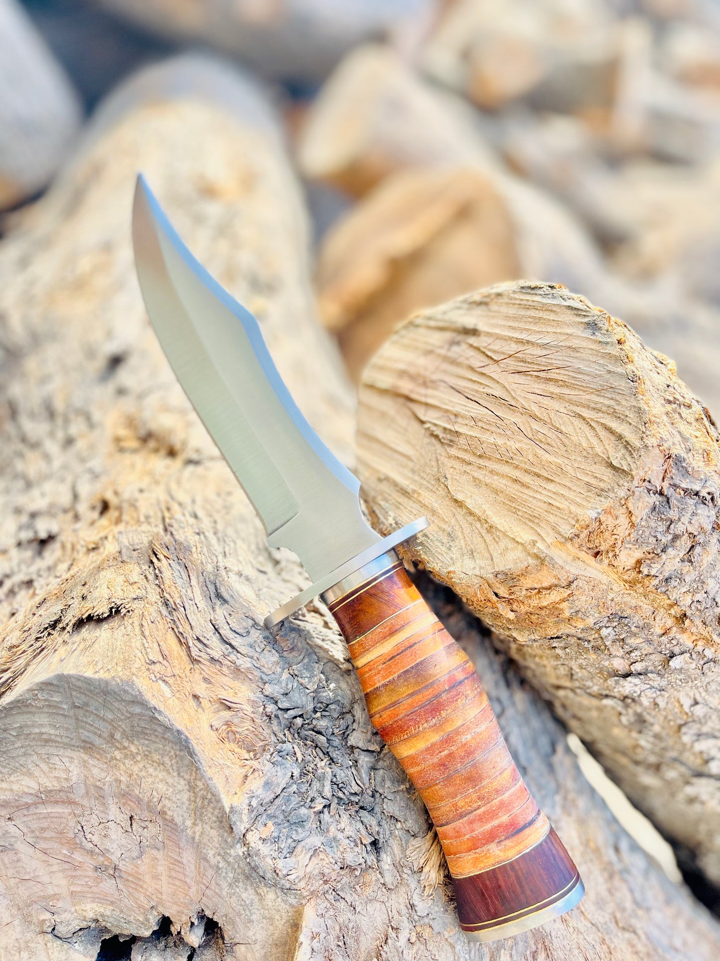 NOORAKI Handmade Hunting Bowie Knife with Leather & Rosewood Handle – D2 Steel Blade, 12 Inches Total Length