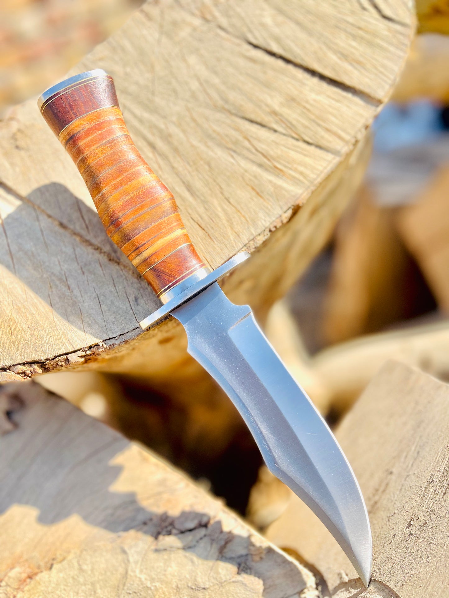 NOORAKI Handmade Hunting Bowie Knife with Leather & Rosewood Handle – D2 Steel Blade, 12 Inches Total Length