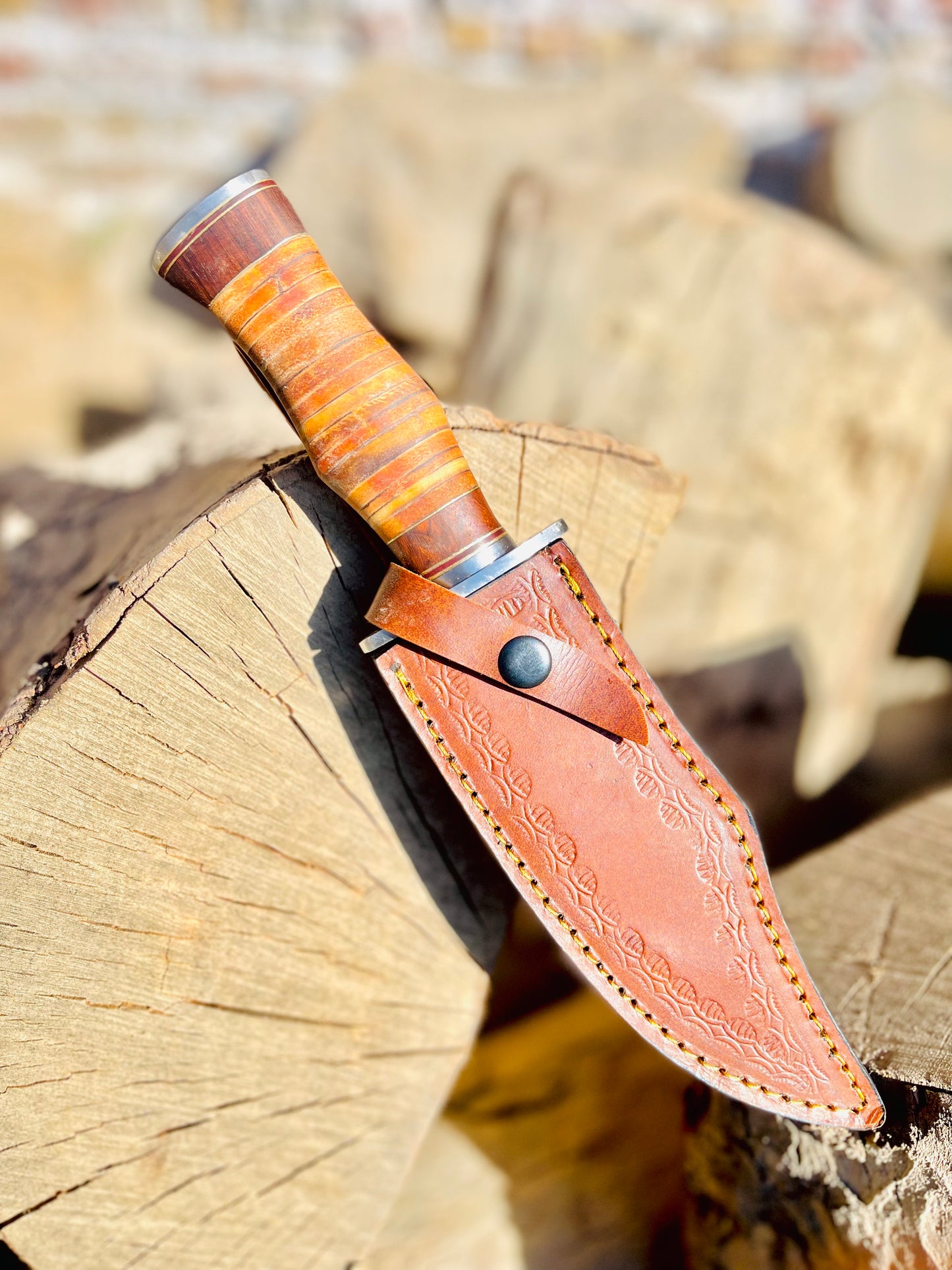 NOORAKI Handmade Hunting Bowie Knife with Leather & Rosewood Handle – D2 Steel Blade, 12 Inches Total Length