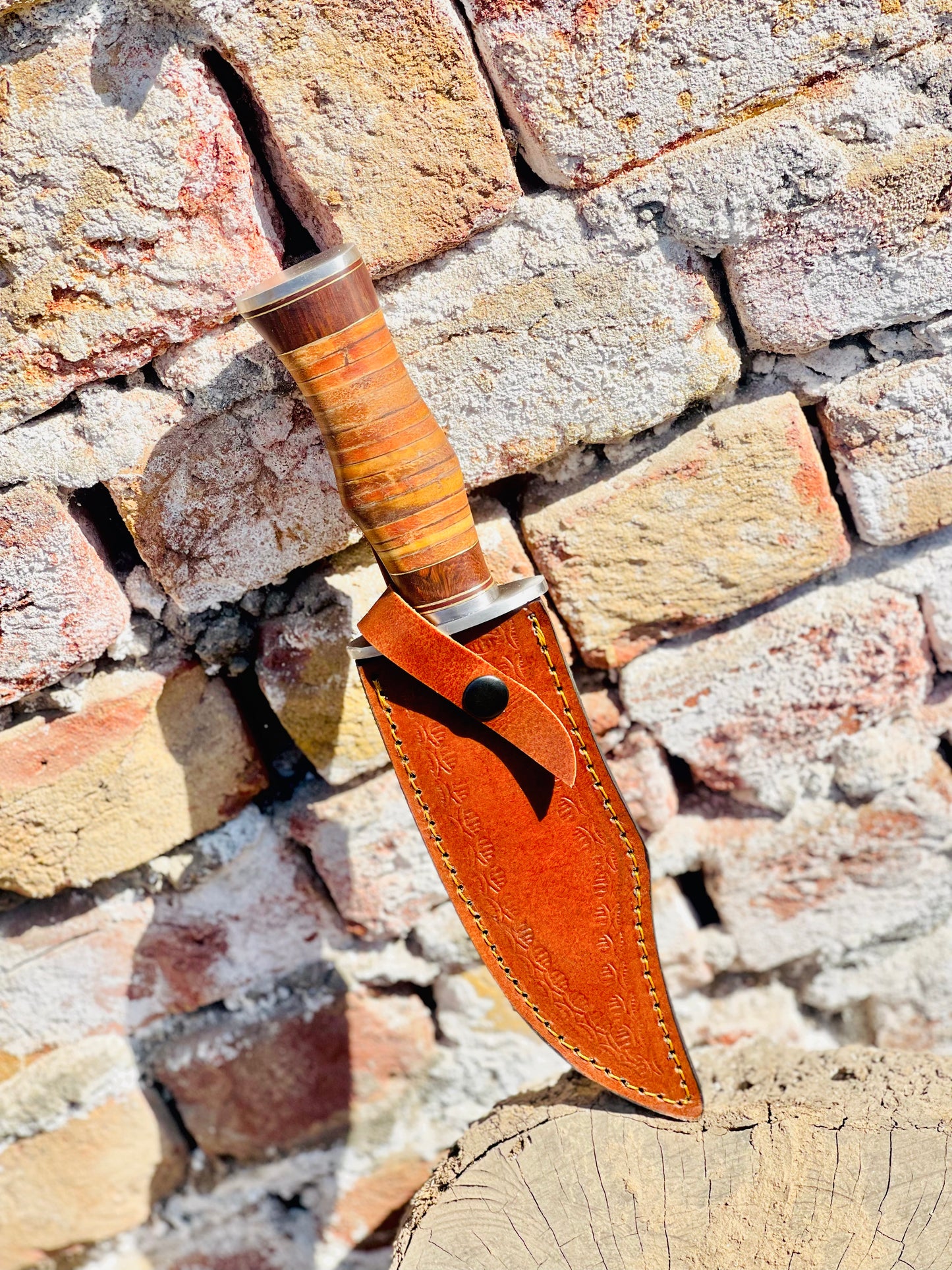 NOORAKI Handmade Hunting Bowie Knife with Leather & Rosewood Handle – D2 Steel Blade, 12 Inches Total Length