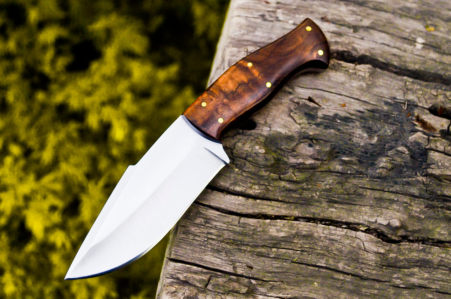 Exquisite Handmade D2 Steel Hunting Knife: Full Tang, Rosewood Handle, Leather Sheath Included. Get Yours Now!