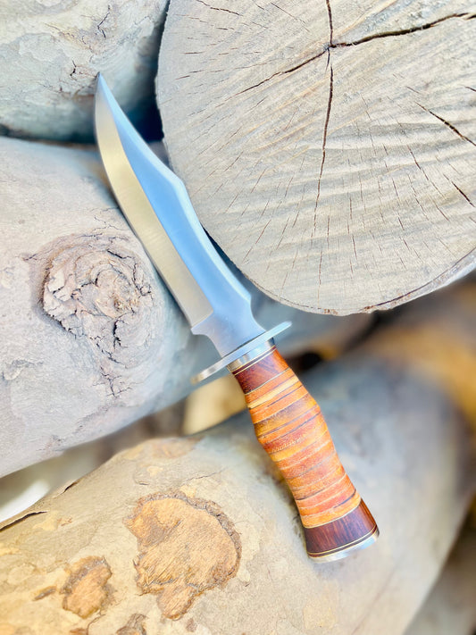 NOORAKI Handmade Hunting Bowie Knife with Leather & Rosewood Handle – D2 Steel Blade, 12 Inches Total Length