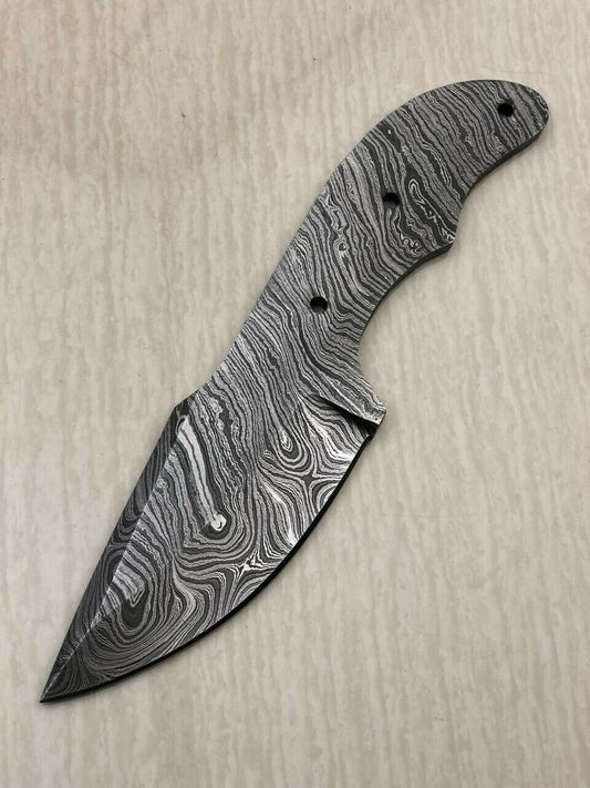 Damascus steel skinner knife