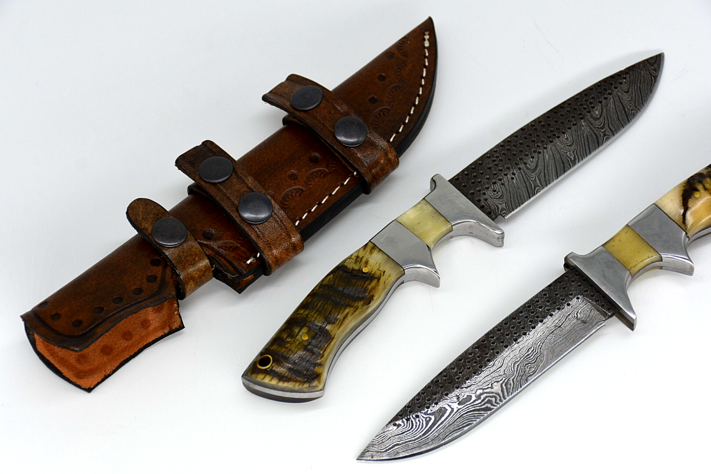 Damascus Hunting Knife Ram Horn Handle With Leather Sheath Full Tang Fire Patern