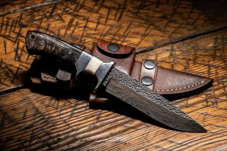 Damascus Hunting Knife Ram Horn Handle With Leather Sheath Full Tang Fire Patern